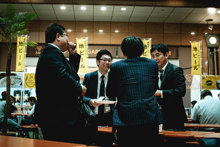 image of lawyers at lunch